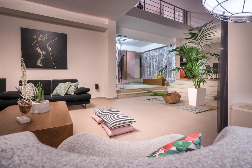 Akemi Luxury Villa Циливи Екстериор снимка