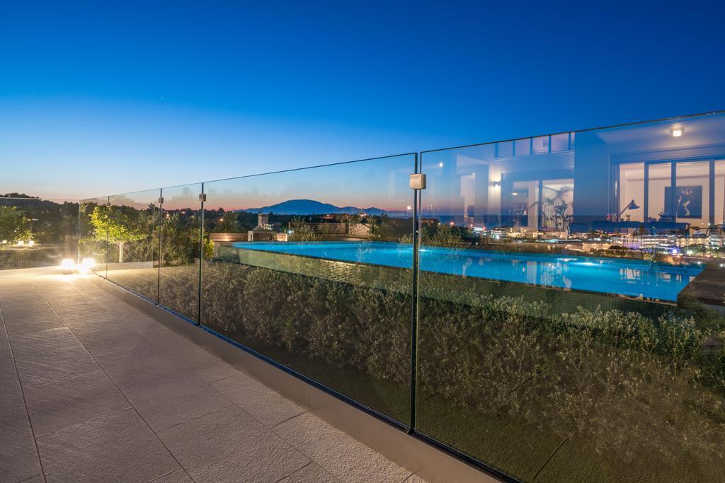 Akemi Luxury Villa Циливи Екстериор снимка