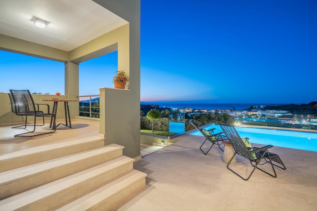 Akemi Luxury Villa Циливи Екстериор снимка