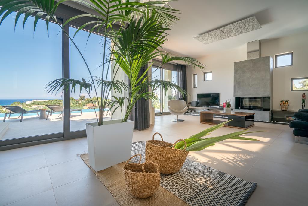 Akemi Luxury Villa Циливи Екстериор снимка