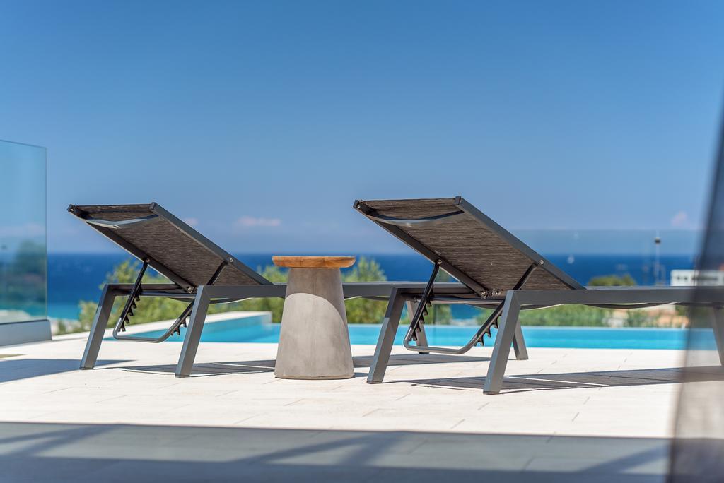 Akemi Luxury Villa Циливи Екстериор снимка